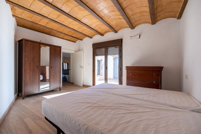 Image No.19-4 Bed Townhouse for sale