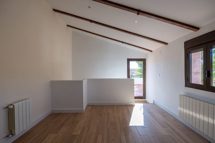 Image No.26-4 Bed Townhouse for sale