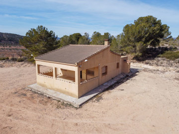 2 Bed Country House for sale