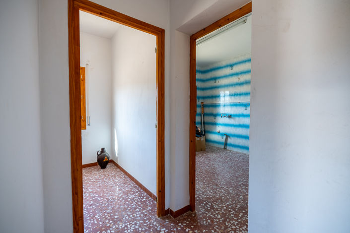 Image No.12-2 Bed Country House for sale