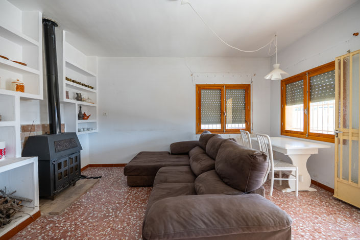 Image No.6-2 Bed Country House for sale