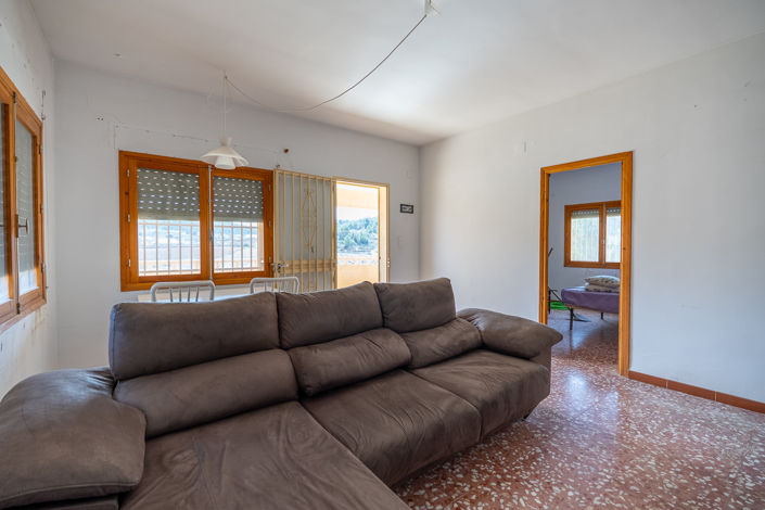 Image No.8-2 Bed Country House for sale