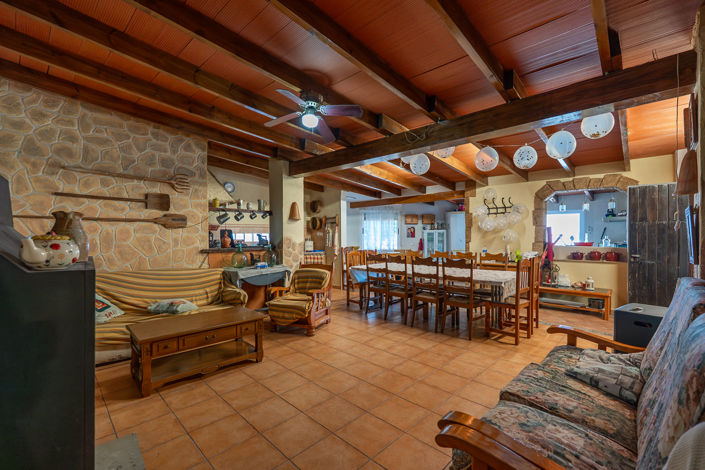 Image No.10-3 Bed Country House for sale