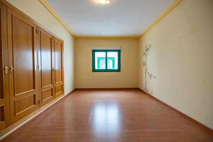 Image No.15-3 Bed Apartment for sale