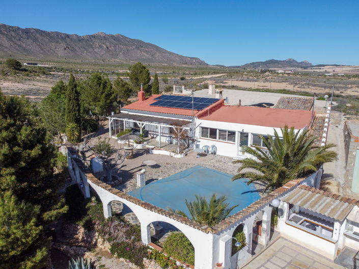 Image No.1-7 Bed Country House for sale