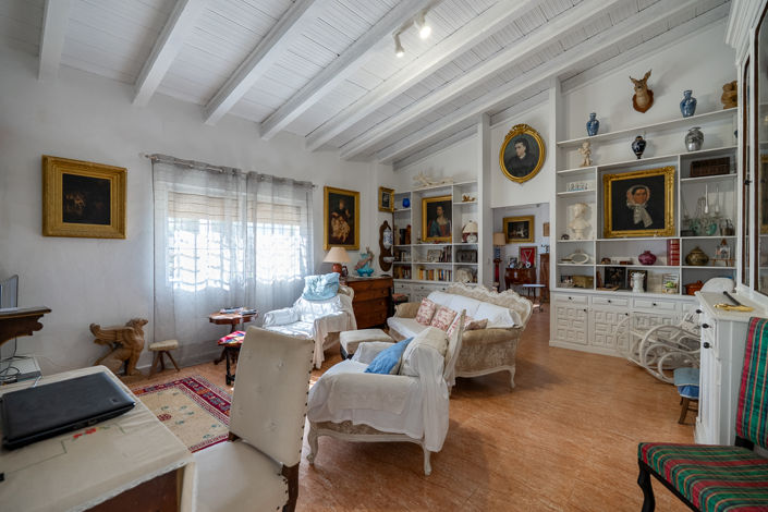 Image No.18-7 Bed Country House for sale