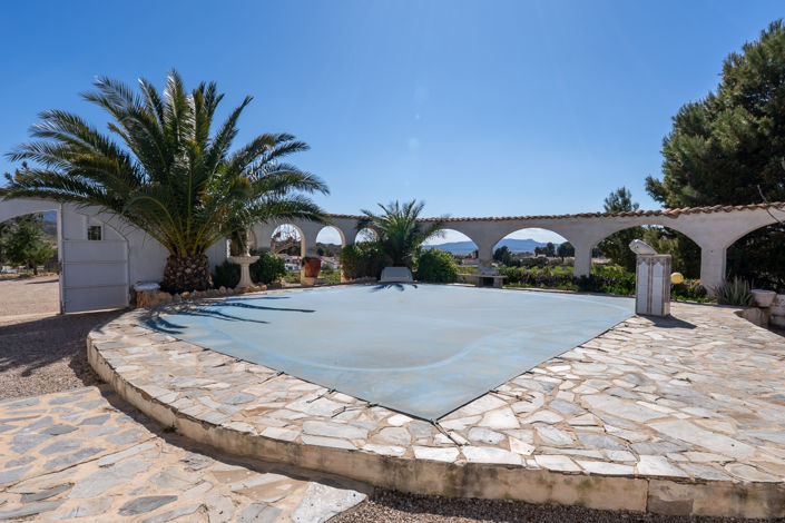 Image No.4-7 Bed Country House for sale