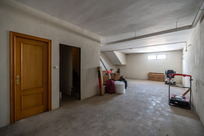 Image No.29-3 Bed Townhouse for sale