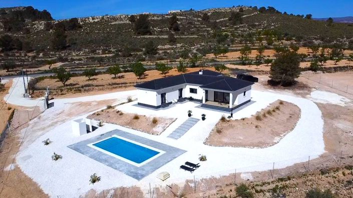 Image No.1-4 Bed Villa for sale