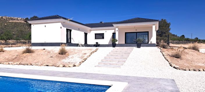 Image No.3-4 Bed Villa for sale