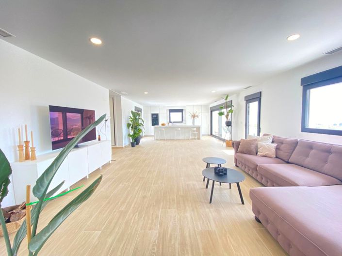 Image No.5-4 Bed Villa for sale