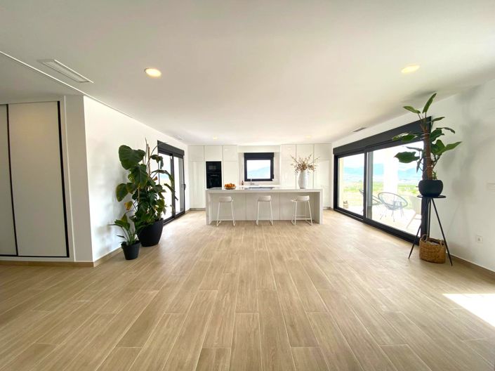 Image No.6-4 Bed Villa for sale