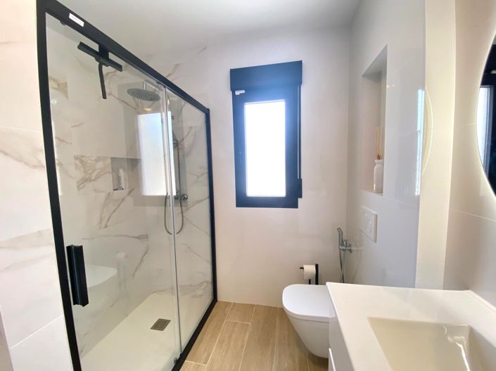 Image No.9-4 Bed Villa for sale