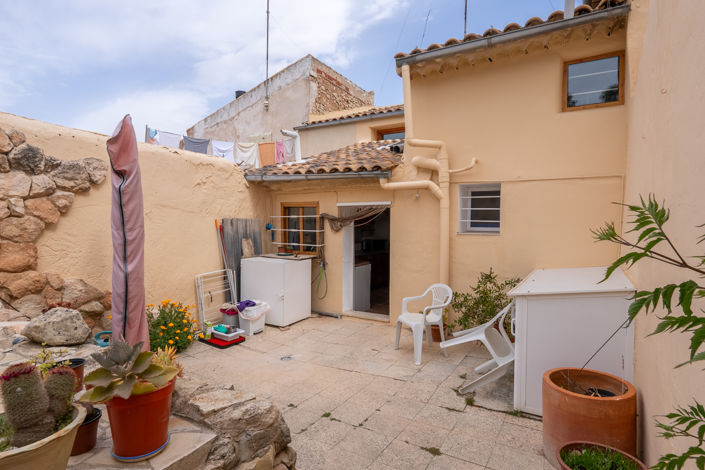 Image No.18-3 Bed Country House for sale