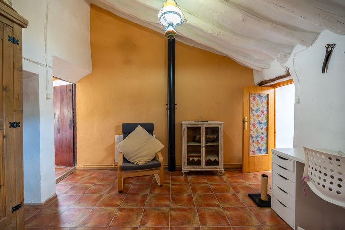 Image No.28-3 Bed Country House for sale