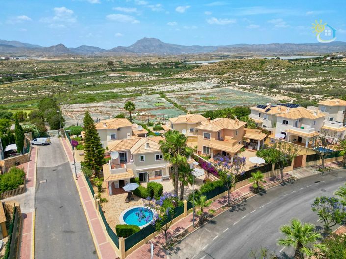 Image No.2-4 Bed Villa for sale