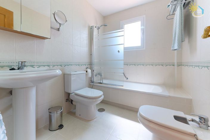 Image No.29-4 Bed Villa for sale