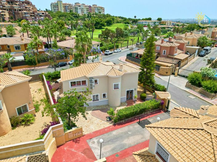 Image No.7-4 Bed Villa for sale