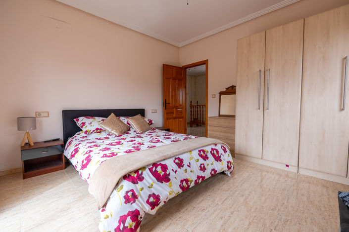 Image No.28-3 Bed Villa for sale