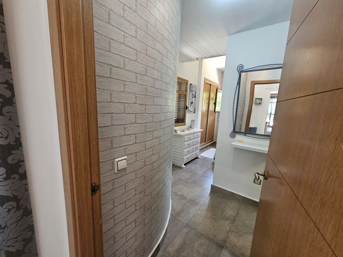 Image No.19-3 Bed Villa for sale