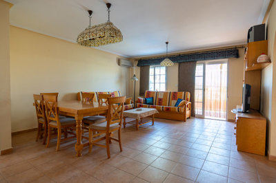 38462bedroomapartmentinthetranquilurbanisatio