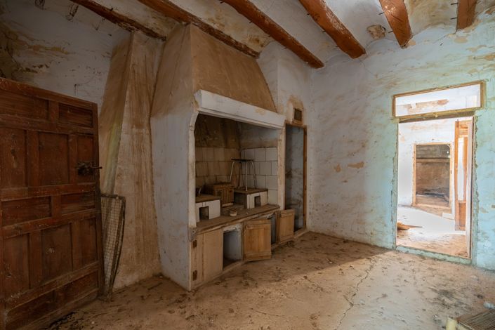 Image No.28-7 Bed Country House for sale