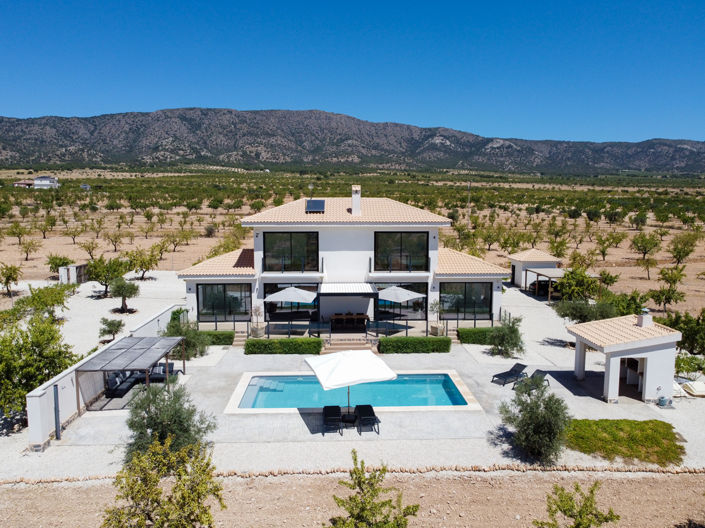 Image No.1-4 Bed Villa for sale
