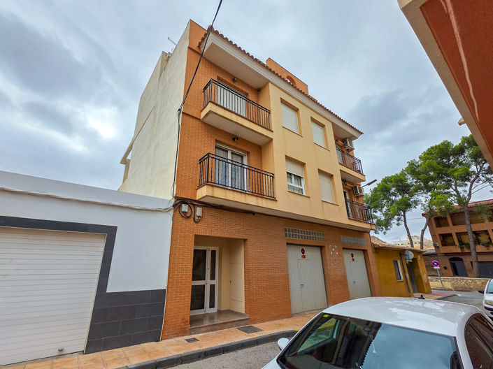 Image No.1-4 Bed Apartment for sale