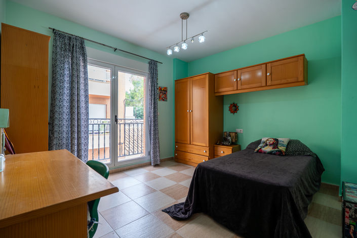 Image No.18-4 Bed Apartment for sale