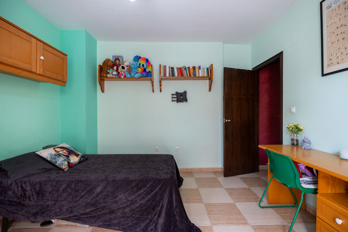 Image No.20-4 Bed Apartment for sale