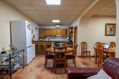 3866countryhousewtenniscourtandpool0108251408