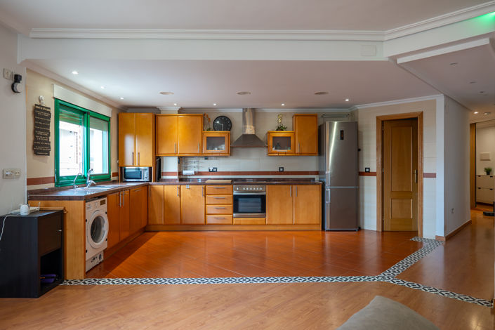 Image No.21-3 Bed Apartment for sale