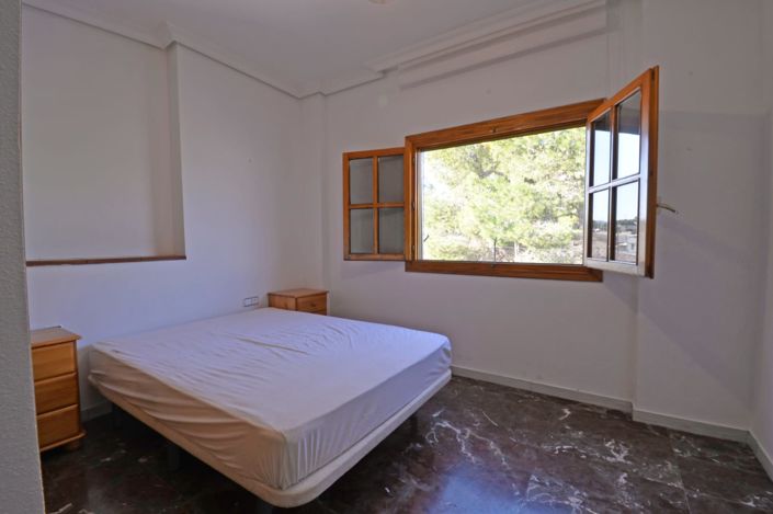 Image No.16-4 Bed Townhouse for sale