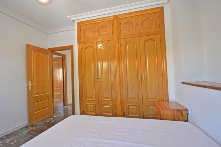 Image No.17-4 Bed Townhouse for sale