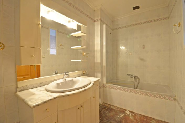 Image No.19-4 Bed Townhouse for sale