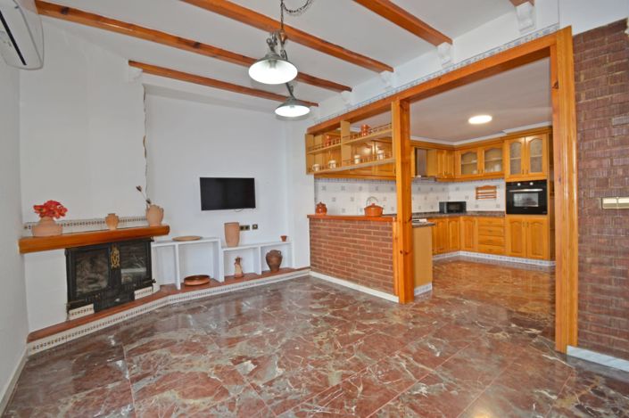 Image No.2-4 Bed Townhouse for sale