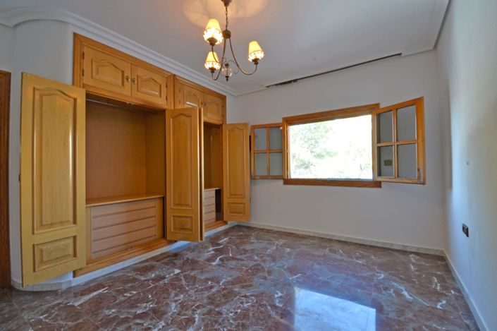 Image No.21-4 Bed Townhouse for sale