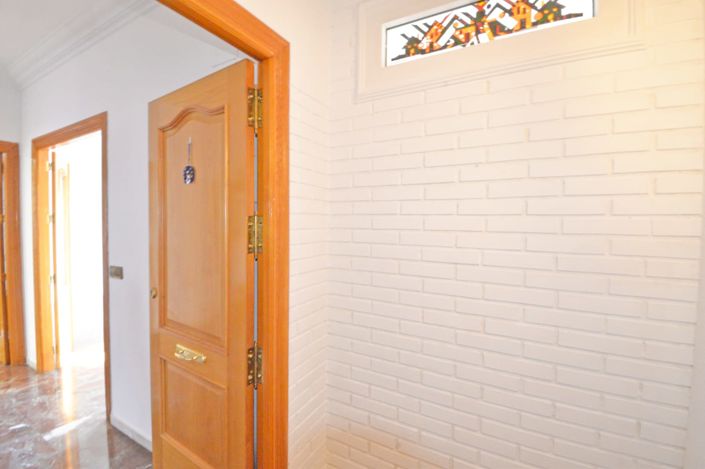 Image No.24-4 Bed Townhouse for sale