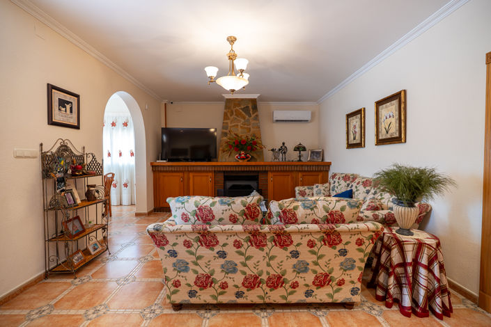 Image No.15-5 Bed Villa for sale