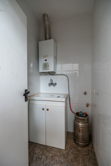 Image No.20-6 Bed Townhouse for sale