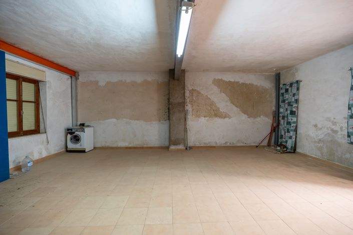 Image No.7-6 Bed Townhouse for sale