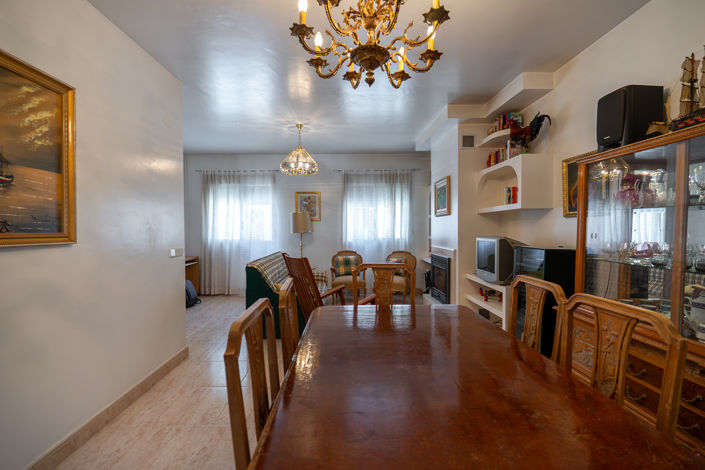 Image No.11-4 Bed Townhouse for sale