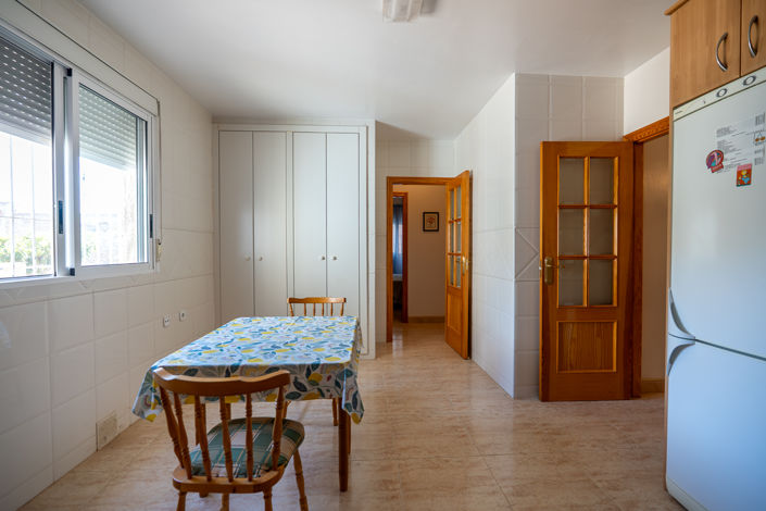 Image No.15-4 Bed Townhouse for sale