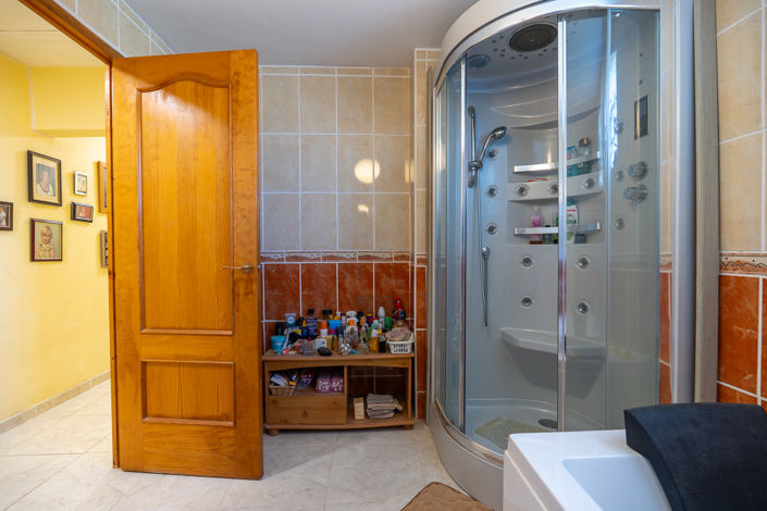 Image No.20-5 Bed Villa for sale