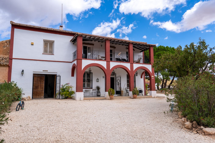 Image No.3-7 Bed Villa for sale