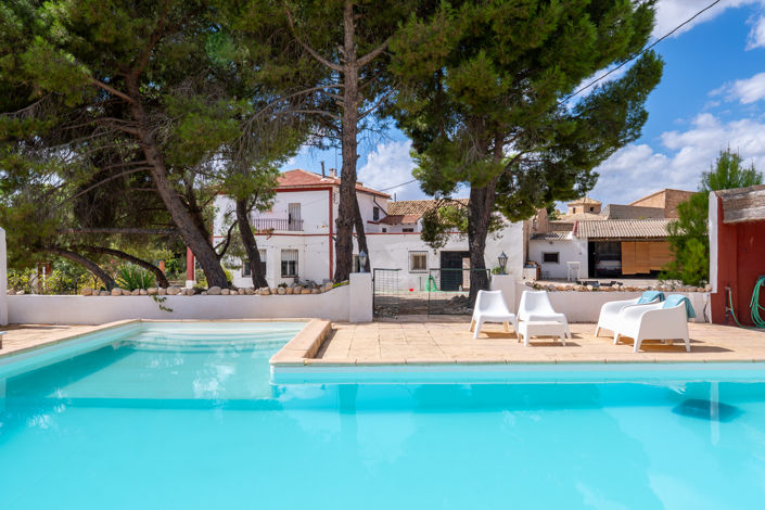 Image No.6-7 Bed Villa for sale