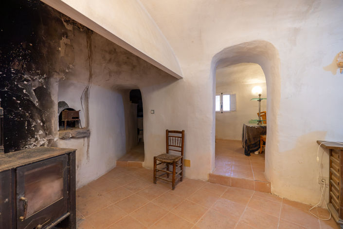 Image No.28-4 Bed Cottage for sale