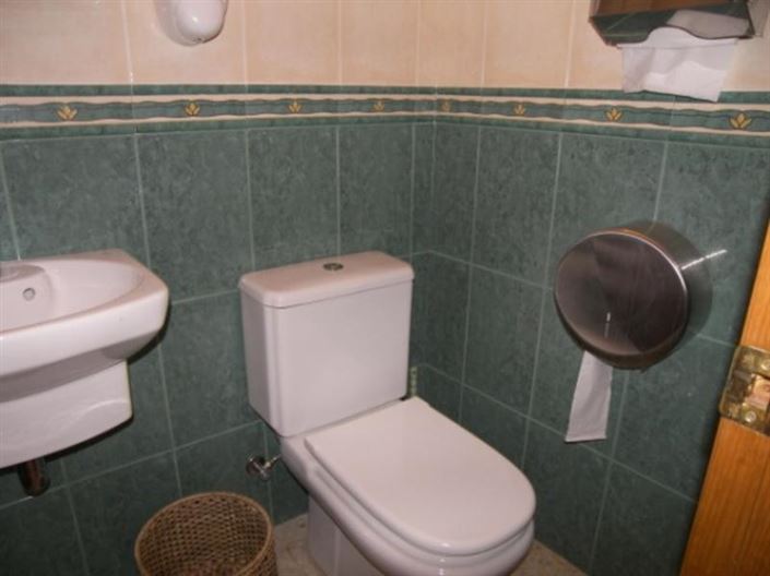 Image No.10-2 Bed Property for sale