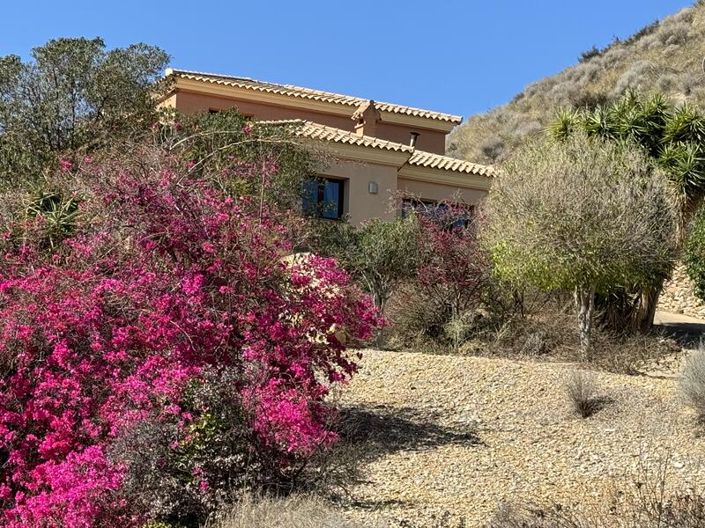 Image No.3-5 Bed Villa for sale