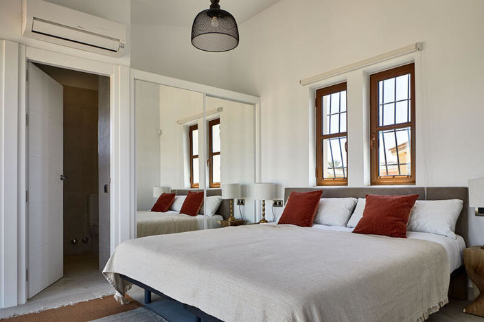 Image No.2-3 Bed Villa for sale